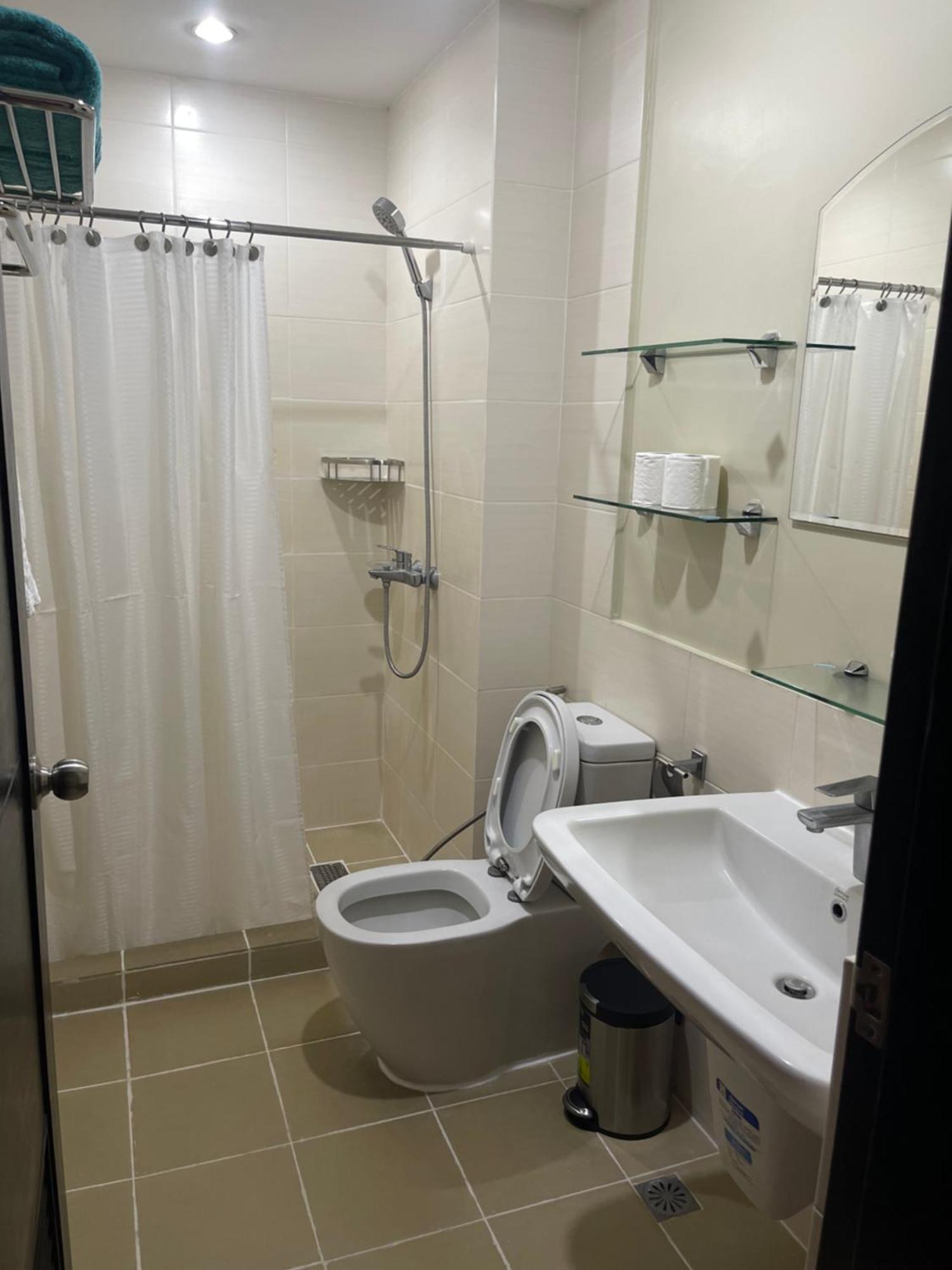 Condo With Direct Access To Shopping Mall In Bacolod City Exterior photo