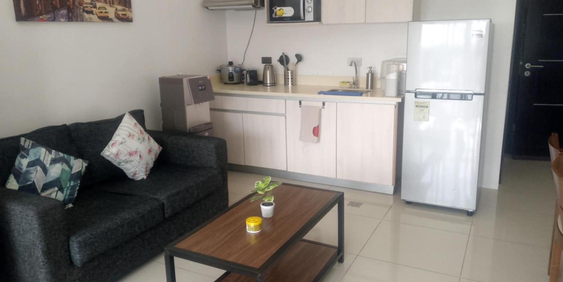 Condo With Direct Access To Shopping Mall In Bacolod City Exterior photo